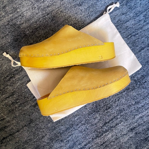 Bryr Clogs The Bean Monochrome in Yarrow 8 38 - Picture 6 of 11